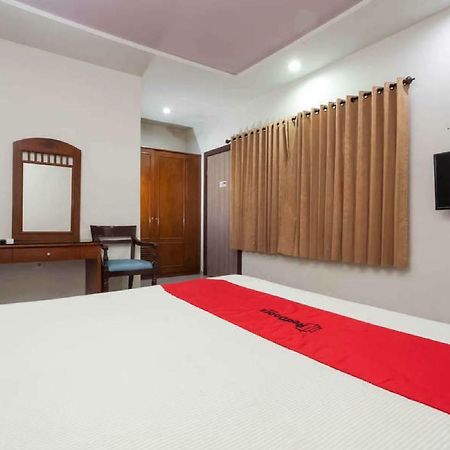 מלון סוראבאיה Reddoorz @ Panglima Sudirman מראה חיצוני תמונה
