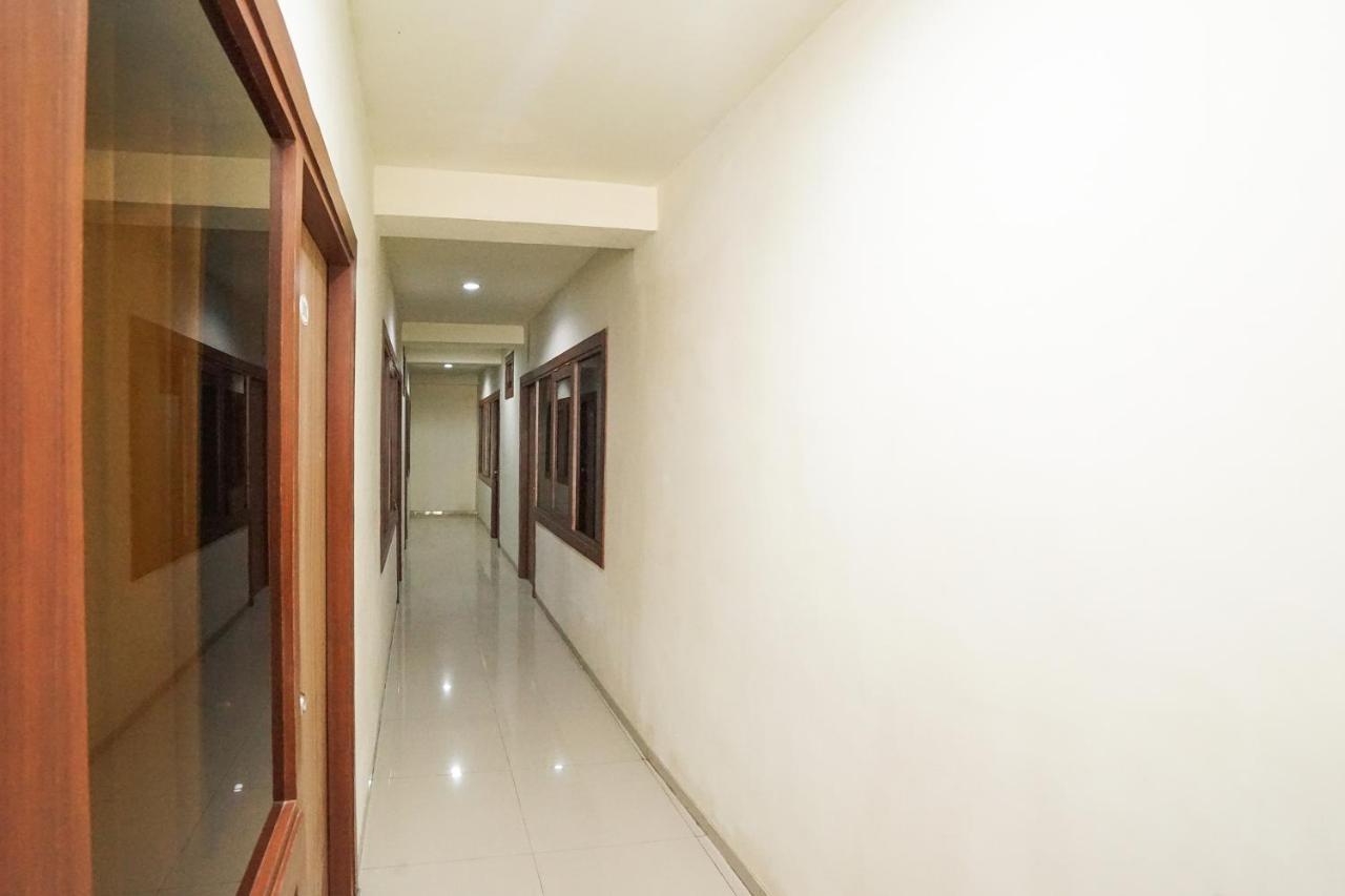 מלון סוראבאיה Reddoorz @ Panglima Sudirman מראה חיצוני תמונה